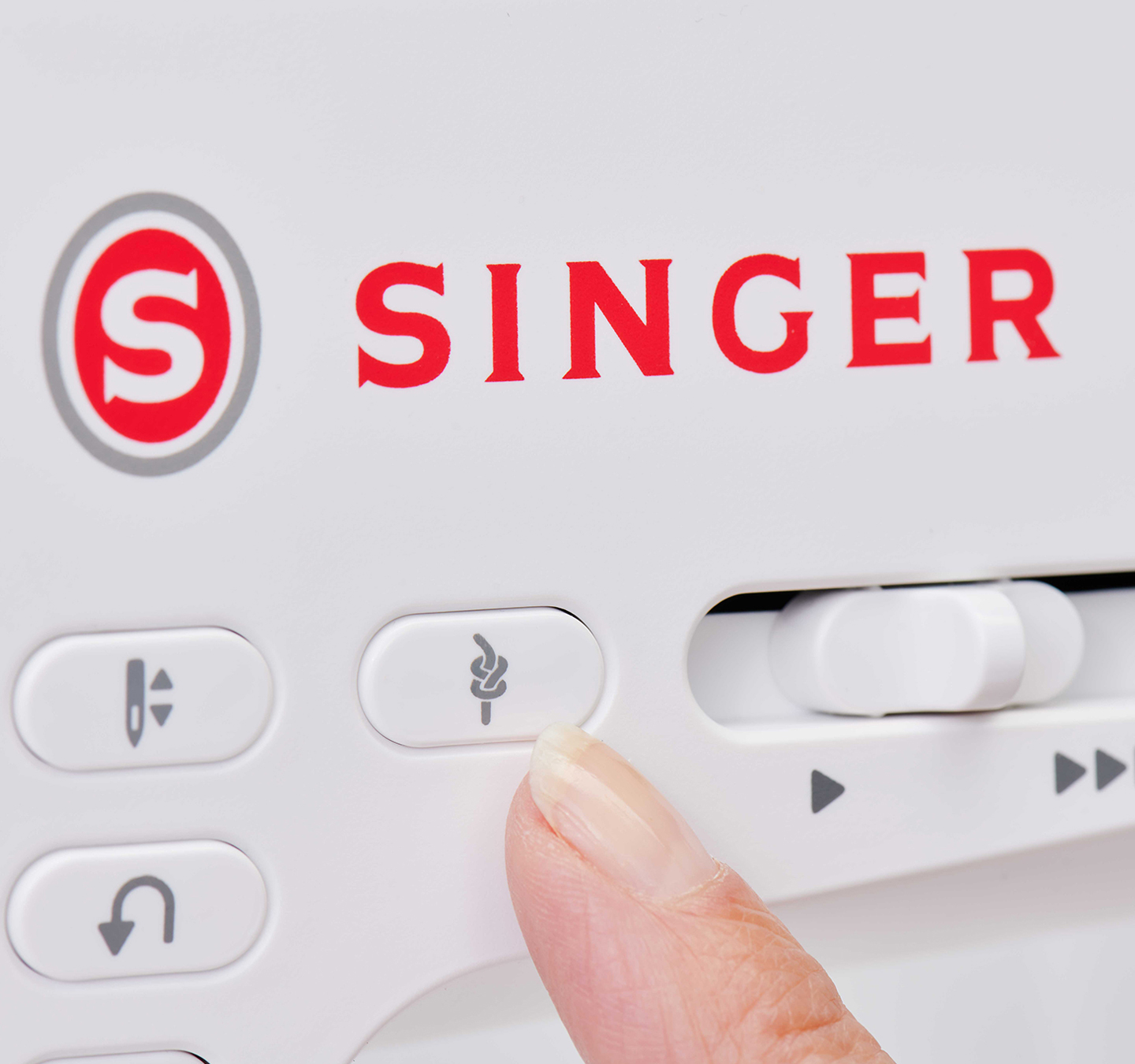 SINGER ELITE CE677